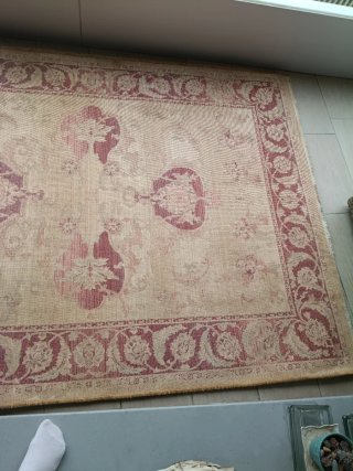 Alfombra antigua lana beige y roja