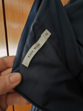 Vestido de fiesta azul y negro