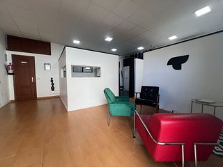 Local comercial en alquiler en Palacios y Villafranca (Los)