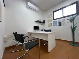 Local comercial en alquiler en Palacios y Villafranca (Los)
