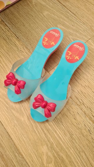 Zapatos tacón niña