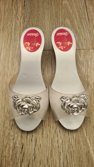 Zapatos tacón niña