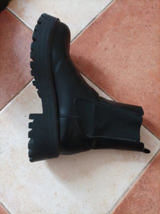 Botines negros mujer