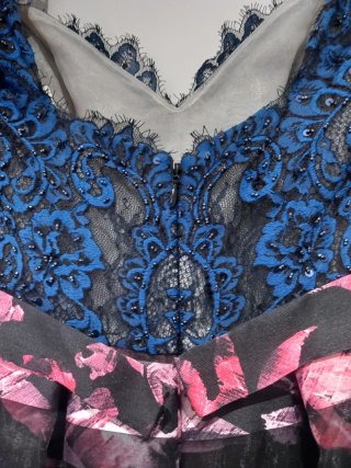 Vestido de Fiesta Marfil Azul y Multicolor
