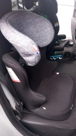 Silla de coche para niños gris
