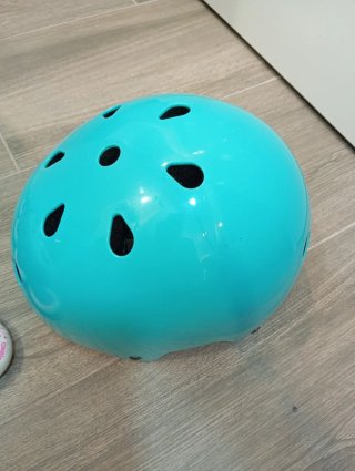 Patines, bolsa y casco de patinaje