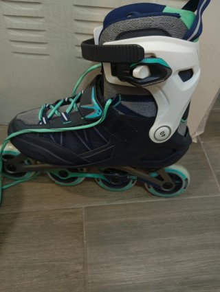 Patines, bolsa y casco de patinaje