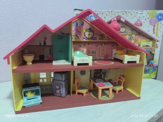 Casa de Bluey con caja.