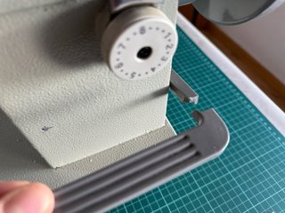 Máquina de coser tela y cuero para reparar
