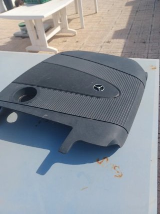 Tapa motor Mercedes