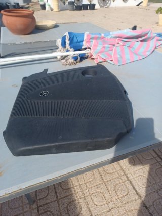 Tapa motor Mercedes