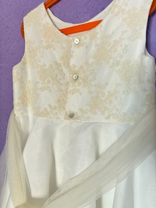 Vestido fiesta/comunión corto T-10 (1 uso)