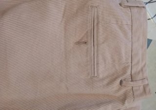 Pantaloni rosa a righe