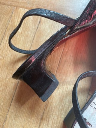 Zapatos de tacón bajo Sara Navarro de piel