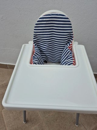 Trona Ikea con mesa y cojín