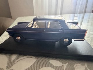 Maqueta Peugeot 404 1960