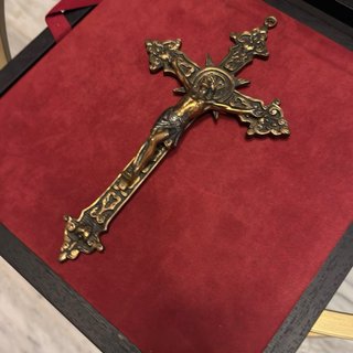 Cruz de Bronce Crucifijo