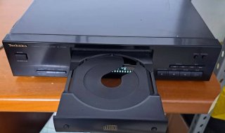 Technics SL-PJ28A compact Disk Player