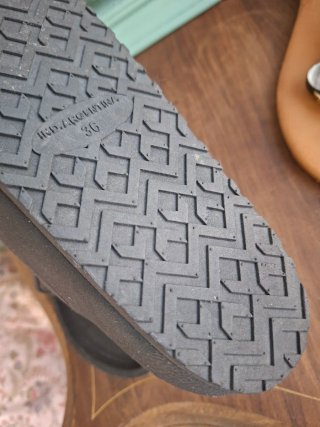 Sandalias negras mas dos pares de regalo