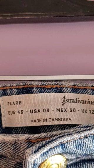 Pantalón vaquero Stradivarius desgastado talla 40