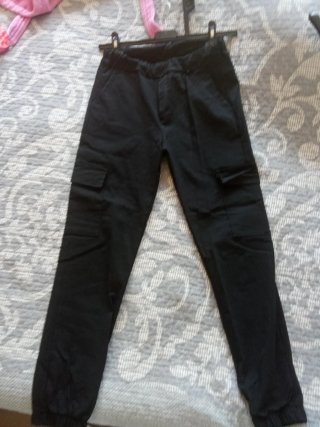 Pantaloni cargo neri con tasche elasticizzato