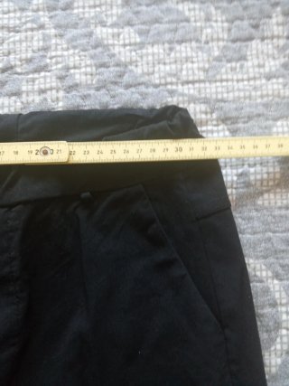 Pantaloni cargo neri con tasche elasticizzato