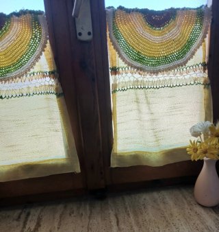 2 tendine in lino + balza uncinetto e ricamo a man