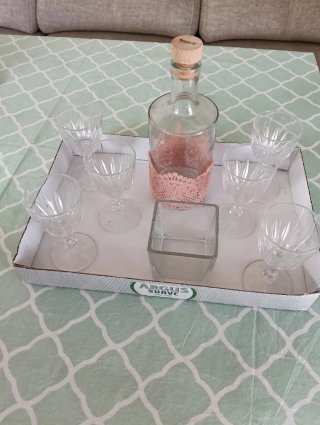 Juego de licor con botella y copas