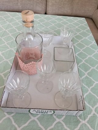 Juego de licor con botella y copas