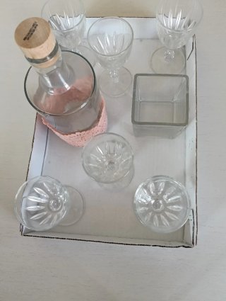 Juego de licor con botella y copas