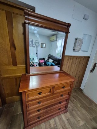 Mueble tocador con espejo de madera