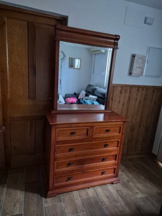 Mueble tocador con espejo de madera