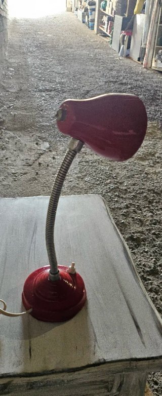 Lámpara de mesa roja vintage