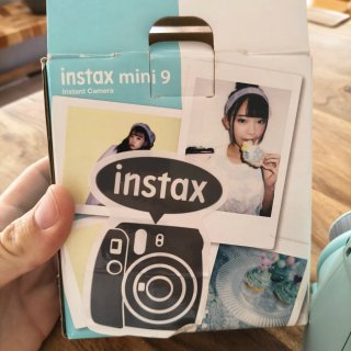Cámara nueva Instax Mini 9 + carrete nuevo