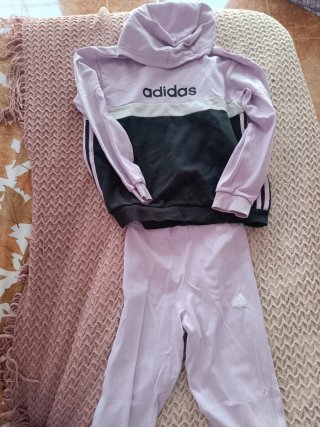 Sudadera y malla pantalón Adidas Morada y Negra.