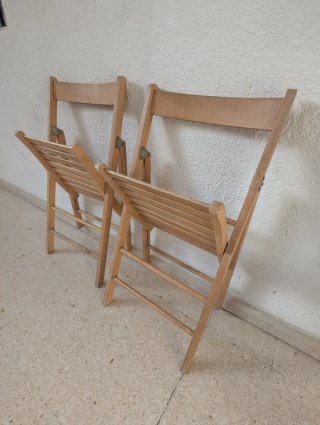 2 Sillas de Madera Plegables
