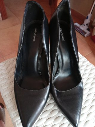 Zapatos de tacón negros para mujer