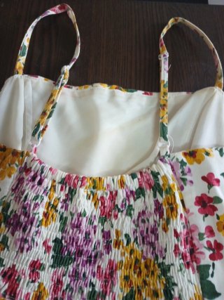 Vestido floral multicolor para chica