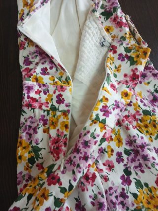 Vestido floral multicolor para chica