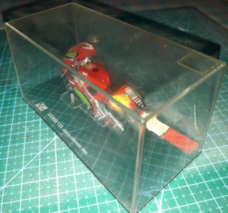 Maqueta Moto Derbi 125 Jorge Lorenzo 2004