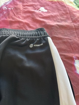 Pantalón chándal Adidas negro y blanco