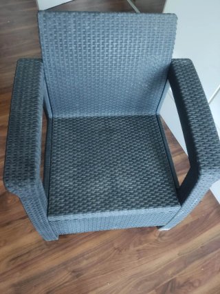 Silla de terraza o jardín de ratán sintético gris