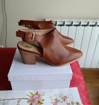 Botines tacón camel destalonados T.39