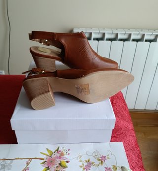 Botines tacón camel destalonados T.39