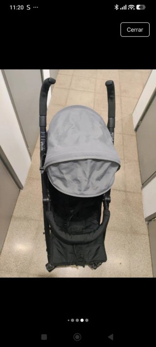 Sillita de paseo negra de la marca nurse.