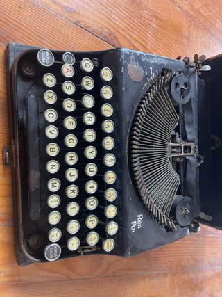 Máquina de escribir Remington con estuche