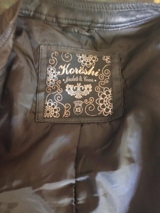 Chaqueta negra con encaje