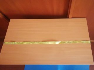 Mesa de escritorio con ruedas