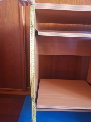 Mesa de escritorio con ruedas