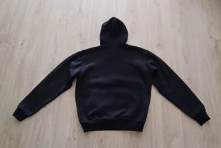 Sudadera Negra con Capucha